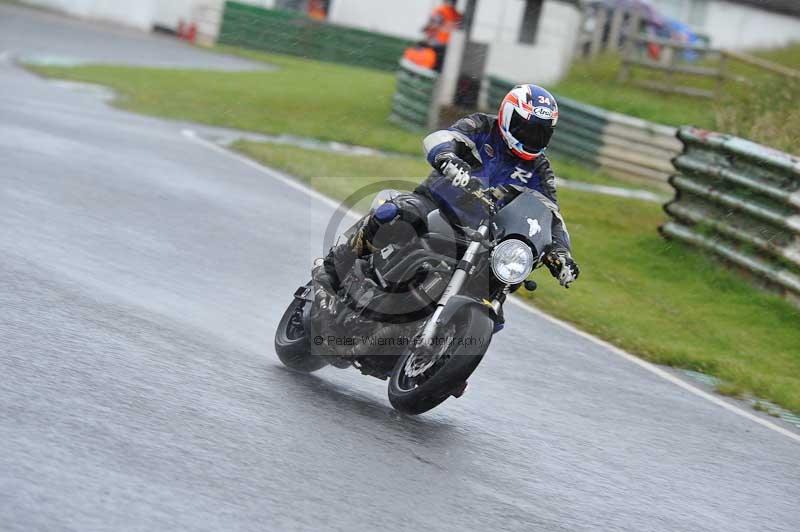 Mallory park Leicestershire;Mallory park photographs;Motorcycle action photographs;classic bikes;event digital images;eventdigitalimages;mallory park;no limits trackday;peter wileman photography;vintage bikes;vintage motorcycles;vmcc festival 1000 bikes