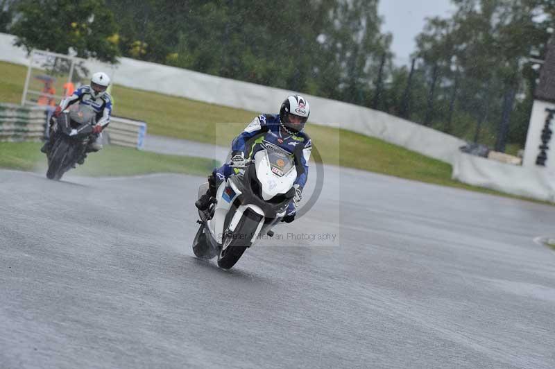 Mallory park Leicestershire;Mallory park photographs;Motorcycle action photographs;classic bikes;event digital images;eventdigitalimages;mallory park;no limits trackday;peter wileman photography;vintage bikes;vintage motorcycles;vmcc festival 1000 bikes