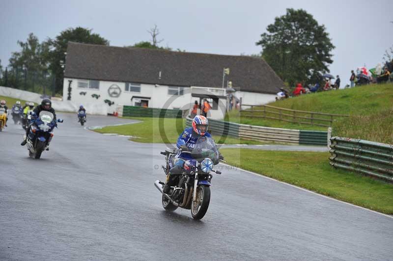 Mallory park Leicestershire;Mallory park photographs;Motorcycle action photographs;classic bikes;event digital images;eventdigitalimages;mallory park;no limits trackday;peter wileman photography;vintage bikes;vintage motorcycles;vmcc festival 1000 bikes