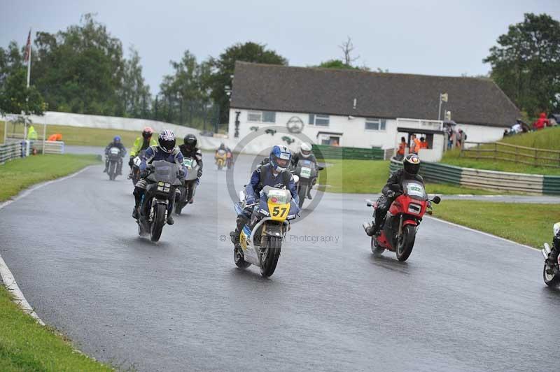 Mallory park Leicestershire;Mallory park photographs;Motorcycle action photographs;classic bikes;event digital images;eventdigitalimages;mallory park;no limits trackday;peter wileman photography;vintage bikes;vintage motorcycles;vmcc festival 1000 bikes