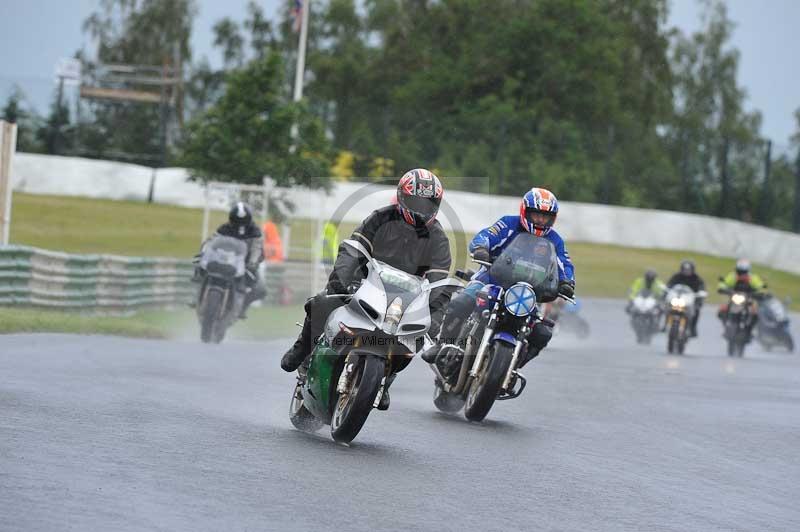 Mallory park Leicestershire;Mallory park photographs;Motorcycle action photographs;classic bikes;event digital images;eventdigitalimages;mallory park;no limits trackday;peter wileman photography;vintage bikes;vintage motorcycles;vmcc festival 1000 bikes