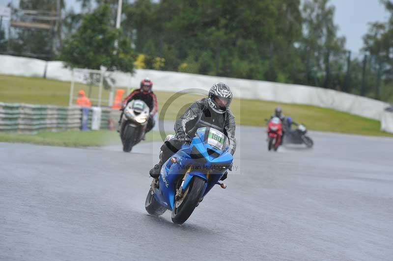 Mallory park Leicestershire;Mallory park photographs;Motorcycle action photographs;classic bikes;event digital images;eventdigitalimages;mallory park;no limits trackday;peter wileman photography;vintage bikes;vintage motorcycles;vmcc festival 1000 bikes