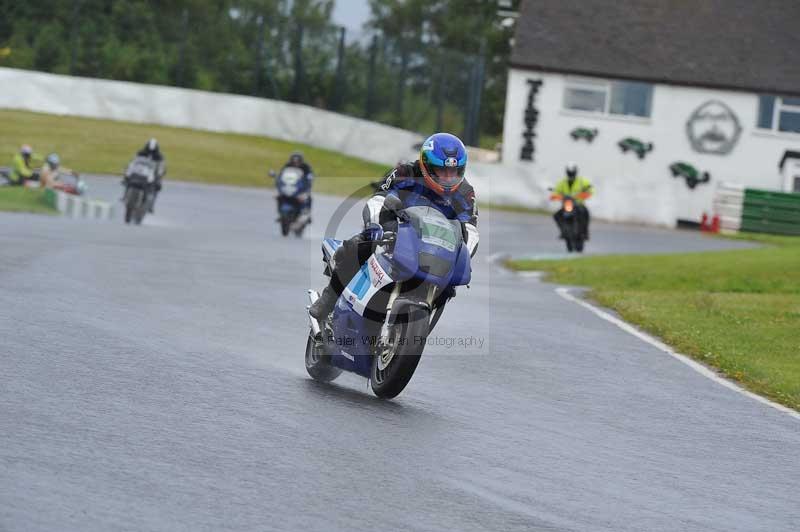 Mallory park Leicestershire;Mallory park photographs;Motorcycle action photographs;classic bikes;event digital images;eventdigitalimages;mallory park;no limits trackday;peter wileman photography;vintage bikes;vintage motorcycles;vmcc festival 1000 bikes