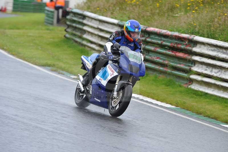 Mallory park Leicestershire;Mallory park photographs;Motorcycle action photographs;classic bikes;event digital images;eventdigitalimages;mallory park;no limits trackday;peter wileman photography;vintage bikes;vintage motorcycles;vmcc festival 1000 bikes