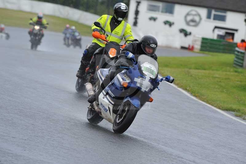 Mallory park Leicestershire;Mallory park photographs;Motorcycle action photographs;classic bikes;event digital images;eventdigitalimages;mallory park;no limits trackday;peter wileman photography;vintage bikes;vintage motorcycles;vmcc festival 1000 bikes