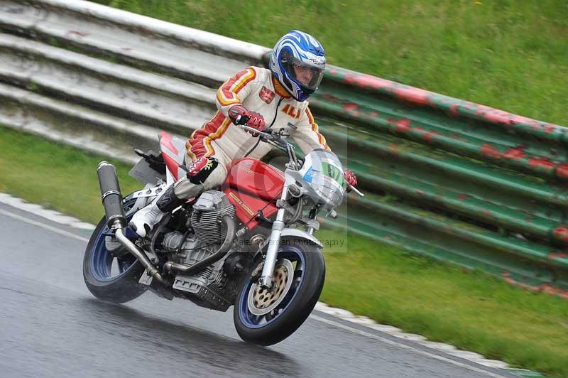 Mallory park Leicestershire;Mallory park photographs;Motorcycle action photographs;classic bikes;event digital images;eventdigitalimages;mallory park;no limits trackday;peter wileman photography;vintage bikes;vintage motorcycles;vmcc festival 1000 bikes