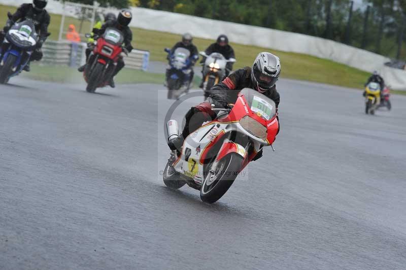 Mallory park Leicestershire;Mallory park photographs;Motorcycle action photographs;classic bikes;event digital images;eventdigitalimages;mallory park;no limits trackday;peter wileman photography;vintage bikes;vintage motorcycles;vmcc festival 1000 bikes