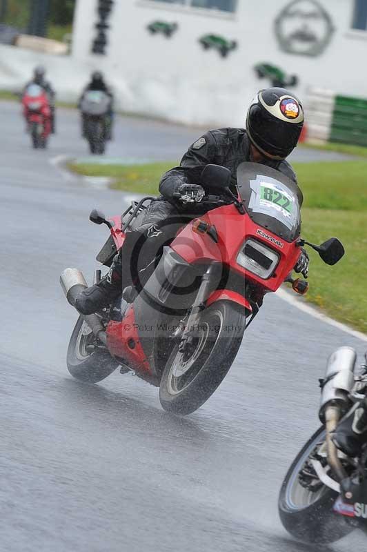 Mallory park Leicestershire;Mallory park photographs;Motorcycle action photographs;classic bikes;event digital images;eventdigitalimages;mallory park;no limits trackday;peter wileman photography;vintage bikes;vintage motorcycles;vmcc festival 1000 bikes