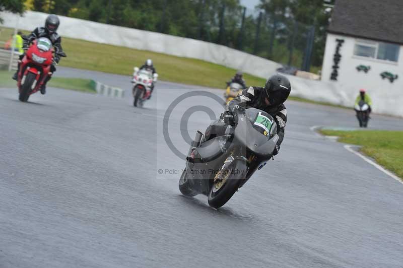 Mallory park Leicestershire;Mallory park photographs;Motorcycle action photographs;classic bikes;event digital images;eventdigitalimages;mallory park;no limits trackday;peter wileman photography;vintage bikes;vintage motorcycles;vmcc festival 1000 bikes