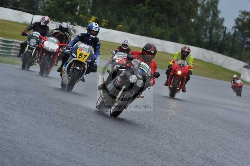 Mallory park Leicestershire;Mallory park photographs;Motorcycle action photographs;classic bikes;event digital images;eventdigitalimages;mallory park;no limits trackday;peter wileman photography;vintage bikes;vintage motorcycles;vmcc festival 1000 bikes