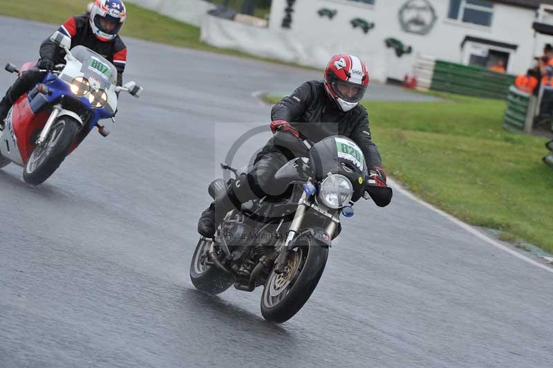 Mallory park Leicestershire;Mallory park photographs;Motorcycle action photographs;classic bikes;event digital images;eventdigitalimages;mallory park;no limits trackday;peter wileman photography;vintage bikes;vintage motorcycles;vmcc festival 1000 bikes