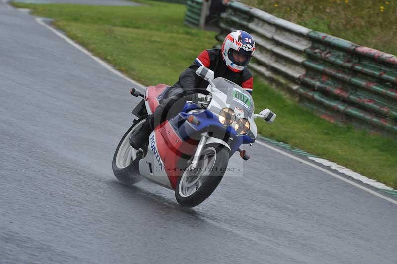 Mallory park Leicestershire;Mallory park photographs;Motorcycle action photographs;classic bikes;event digital images;eventdigitalimages;mallory park;no limits trackday;peter wileman photography;vintage bikes;vintage motorcycles;vmcc festival 1000 bikes