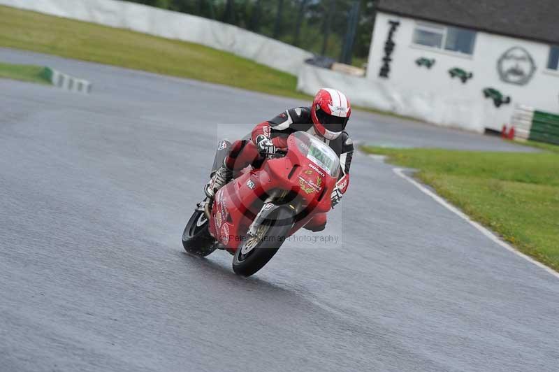 Mallory park Leicestershire;Mallory park photographs;Motorcycle action photographs;classic bikes;event digital images;eventdigitalimages;mallory park;no limits trackday;peter wileman photography;vintage bikes;vintage motorcycles;vmcc festival 1000 bikes