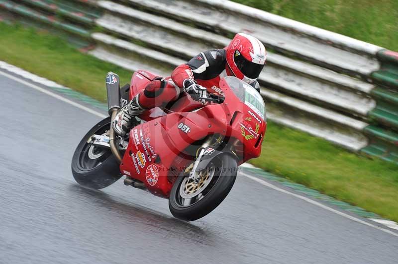 Mallory park Leicestershire;Mallory park photographs;Motorcycle action photographs;classic bikes;event digital images;eventdigitalimages;mallory park;no limits trackday;peter wileman photography;vintage bikes;vintage motorcycles;vmcc festival 1000 bikes