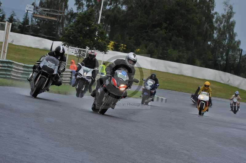 Mallory park Leicestershire;Mallory park photographs;Motorcycle action photographs;classic bikes;event digital images;eventdigitalimages;mallory park;no limits trackday;peter wileman photography;vintage bikes;vintage motorcycles;vmcc festival 1000 bikes