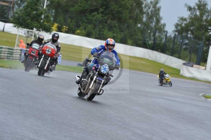 Mallory park Leicestershire;Mallory park photographs;Motorcycle action photographs;classic bikes;event digital images;eventdigitalimages;mallory park;no limits trackday;peter wileman photography;vintage bikes;vintage motorcycles;vmcc festival 1000 bikes