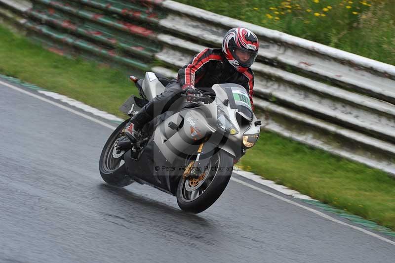 Mallory park Leicestershire;Mallory park photographs;Motorcycle action photographs;classic bikes;event digital images;eventdigitalimages;mallory park;no limits trackday;peter wileman photography;vintage bikes;vintage motorcycles;vmcc festival 1000 bikes