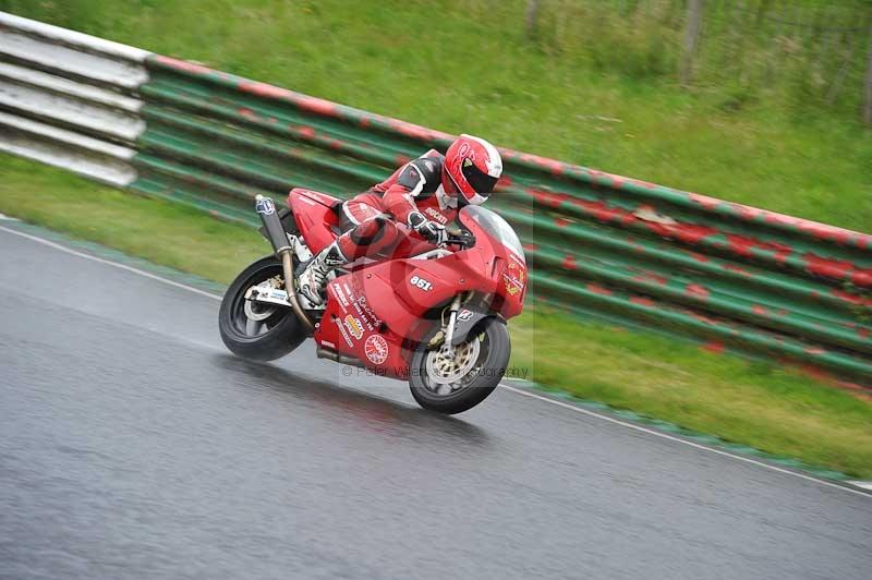 Mallory park Leicestershire;Mallory park photographs;Motorcycle action photographs;classic bikes;event digital images;eventdigitalimages;mallory park;no limits trackday;peter wileman photography;vintage bikes;vintage motorcycles;vmcc festival 1000 bikes