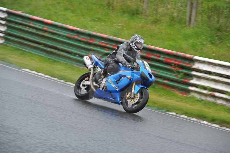 Mallory park Leicestershire;Mallory park photographs;Motorcycle action photographs;classic bikes;event digital images;eventdigitalimages;mallory park;no limits trackday;peter wileman photography;vintage bikes;vintage motorcycles;vmcc festival 1000 bikes