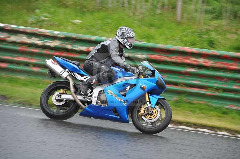 Mallory park Leicestershire;Mallory park photographs;Motorcycle action photographs;classic bikes;event digital images;eventdigitalimages;mallory park;no limits trackday;peter wileman photography;vintage bikes;vintage motorcycles;vmcc festival 1000 bikes