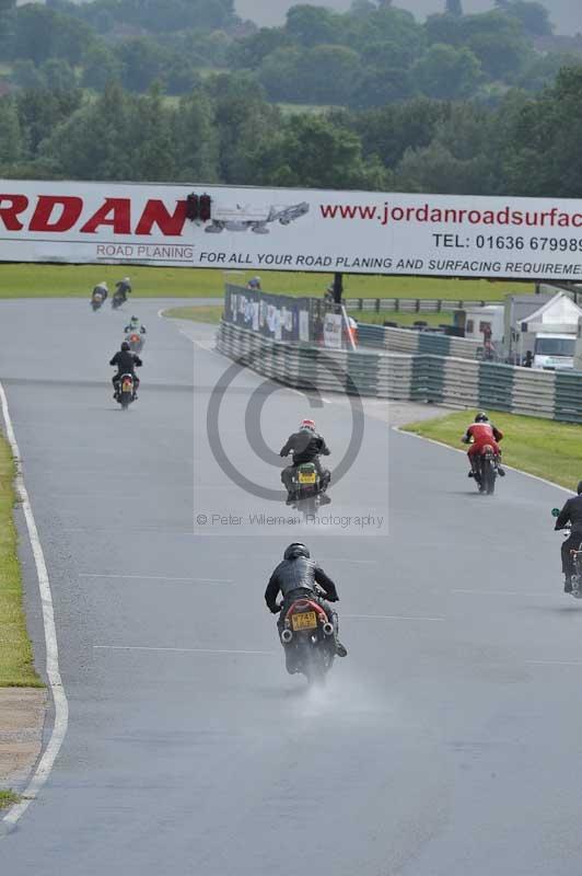 Mallory park Leicestershire;Mallory park photographs;Motorcycle action photographs;classic bikes;event digital images;eventdigitalimages;mallory park;no limits trackday;peter wileman photography;vintage bikes;vintage motorcycles;vmcc festival 1000 bikes