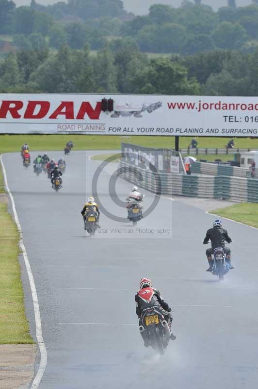 Mallory park Leicestershire;Mallory park photographs;Motorcycle action photographs;classic bikes;event digital images;eventdigitalimages;mallory park;no limits trackday;peter wileman photography;vintage bikes;vintage motorcycles;vmcc festival 1000 bikes