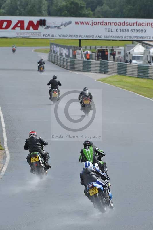 Mallory park Leicestershire;Mallory park photographs;Motorcycle action photographs;classic bikes;event digital images;eventdigitalimages;mallory park;no limits trackday;peter wileman photography;vintage bikes;vintage motorcycles;vmcc festival 1000 bikes