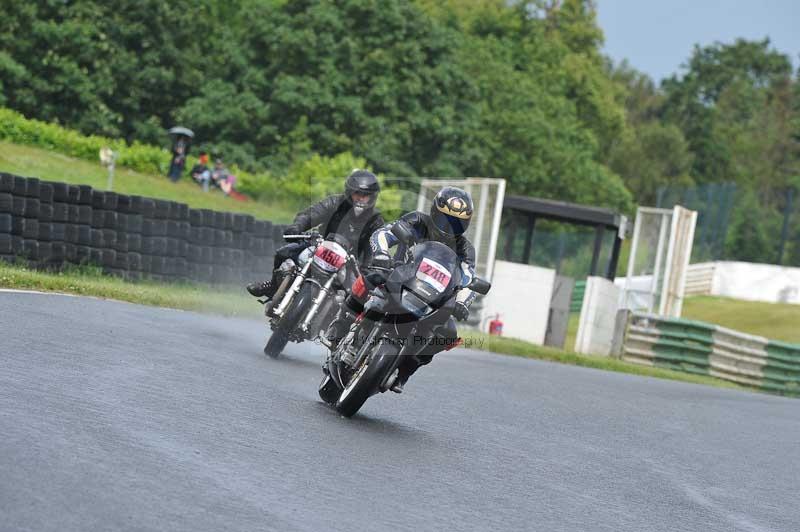 Mallory park Leicestershire;Mallory park photographs;Motorcycle action photographs;classic bikes;event digital images;eventdigitalimages;mallory park;no limits trackday;peter wileman photography;vintage bikes;vintage motorcycles;vmcc festival 1000 bikes