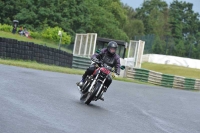 Mallory-park-Leicestershire;Mallory-park-photographs;Motorcycle-action-photographs;classic-bikes;event-digital-images;eventdigitalimages;mallory-park;no-limits-trackday;peter-wileman-photography;vintage-bikes;vintage-motorcycles;vmcc-festival-1000-bikes