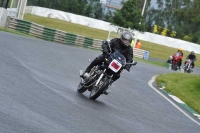 Mallory-park-Leicestershire;Mallory-park-photographs;Motorcycle-action-photographs;classic-bikes;event-digital-images;eventdigitalimages;mallory-park;no-limits-trackday;peter-wileman-photography;vintage-bikes;vintage-motorcycles;vmcc-festival-1000-bikes