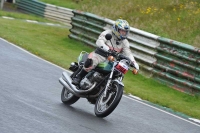 Mallory-park-Leicestershire;Mallory-park-photographs;Motorcycle-action-photographs;classic-bikes;event-digital-images;eventdigitalimages;mallory-park;no-limits-trackday;peter-wileman-photography;vintage-bikes;vintage-motorcycles;vmcc-festival-1000-bikes