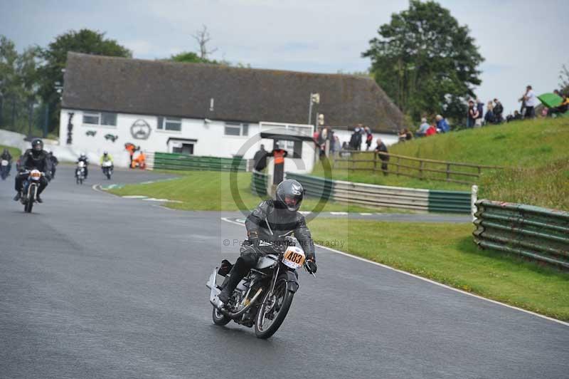 Mallory park Leicestershire;Mallory park photographs;Motorcycle action photographs;classic bikes;event digital images;eventdigitalimages;mallory park;no limits trackday;peter wileman photography;vintage bikes;vintage motorcycles;vmcc festival 1000 bikes