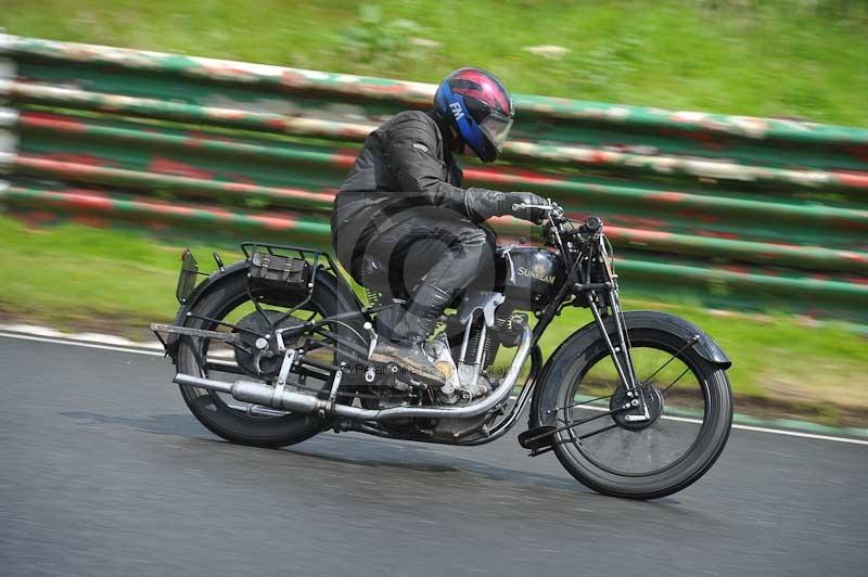 Mallory park Leicestershire;Mallory park photographs;Motorcycle action photographs;classic bikes;event digital images;eventdigitalimages;mallory park;no limits trackday;peter wileman photography;vintage bikes;vintage motorcycles;vmcc festival 1000 bikes