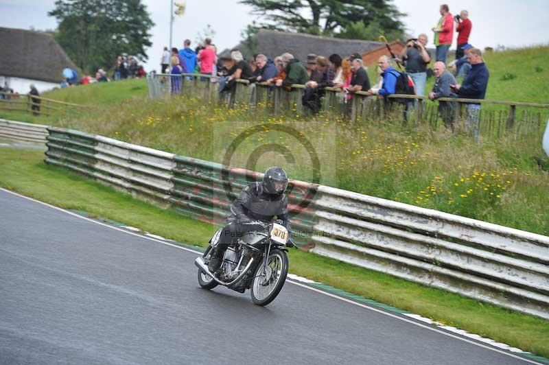 Mallory park Leicestershire;Mallory park photographs;Motorcycle action photographs;classic bikes;event digital images;eventdigitalimages;mallory park;no limits trackday;peter wileman photography;vintage bikes;vintage motorcycles;vmcc festival 1000 bikes