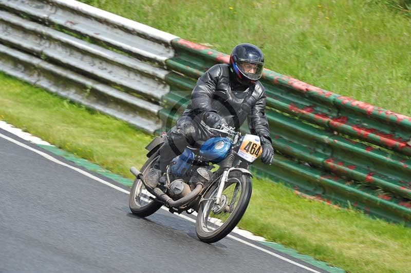 Mallory park Leicestershire;Mallory park photographs;Motorcycle action photographs;classic bikes;event digital images;eventdigitalimages;mallory park;no limits trackday;peter wileman photography;vintage bikes;vintage motorcycles;vmcc festival 1000 bikes