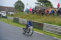 Mallory-park-Leicestershire;Mallory-park-photographs;Motorcycle-action-photographs;classic-bikes;event-digital-images;eventdigitalimages;mallory-park;no-limits-trackday;peter-wileman-photography;vintage-bikes;vintage-motorcycles;vmcc-festival-1000-bikes