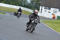 Mallory-park-Leicestershire;Mallory-park-photographs;Motorcycle-action-photographs;classic-bikes;event-digital-images;eventdigitalimages;mallory-park;no-limits-trackday;peter-wileman-photography;vintage-bikes;vintage-motorcycles;vmcc-festival-1000-bikes