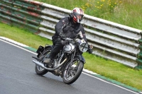 Mallory-park-Leicestershire;Mallory-park-photographs;Motorcycle-action-photographs;classic-bikes;event-digital-images;eventdigitalimages;mallory-park;no-limits-trackday;peter-wileman-photography;vintage-bikes;vintage-motorcycles;vmcc-festival-1000-bikes