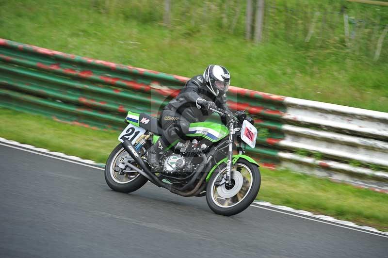 Mallory park Leicestershire;Mallory park photographs;Motorcycle action photographs;classic bikes;event digital images;eventdigitalimages;mallory park;no limits trackday;peter wileman photography;vintage bikes;vintage motorcycles;vmcc festival 1000 bikes