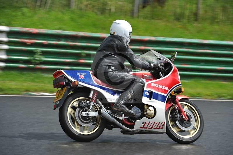 Mallory park Leicestershire;Mallory park photographs;Motorcycle action photographs;classic bikes;event digital images;eventdigitalimages;mallory park;no limits trackday;peter wileman photography;vintage bikes;vintage motorcycles;vmcc festival 1000 bikes