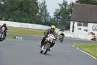 Mallory-park-Leicestershire;Mallory-park-photographs;Motorcycle-action-photographs;classic-bikes;event-digital-images;eventdigitalimages;mallory-park;no-limits-trackday;peter-wileman-photography;vintage-bikes;vintage-motorcycles;vmcc-festival-1000-bikes