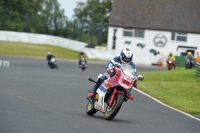 Mallory-park-Leicestershire;Mallory-park-photographs;Motorcycle-action-photographs;classic-bikes;event-digital-images;eventdigitalimages;mallory-park;no-limits-trackday;peter-wileman-photography;vintage-bikes;vintage-motorcycles;vmcc-festival-1000-bikes