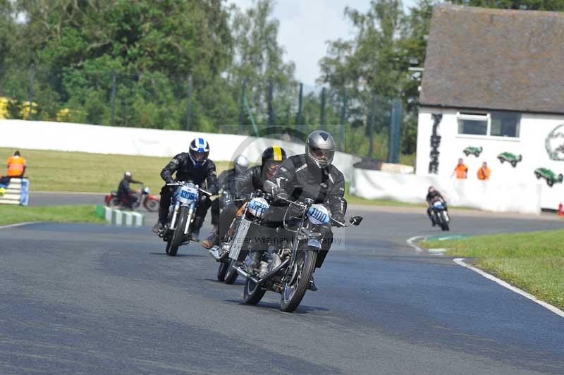 Mallory park Leicestershire;Mallory park photographs;Motorcycle action photographs;classic bikes;event digital images;eventdigitalimages;mallory park;no limits trackday;peter wileman photography;vintage bikes;vintage motorcycles;vmcc festival 1000 bikes
