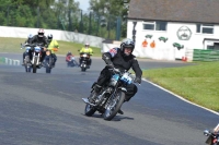 Mallory-park-Leicestershire;Mallory-park-photographs;Motorcycle-action-photographs;classic-bikes;event-digital-images;eventdigitalimages;mallory-park;no-limits-trackday;peter-wileman-photography;vintage-bikes;vintage-motorcycles;vmcc-festival-1000-bikes