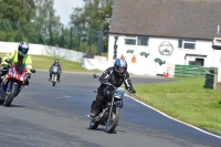 Mallory-park-Leicestershire;Mallory-park-photographs;Motorcycle-action-photographs;classic-bikes;event-digital-images;eventdigitalimages;mallory-park;no-limits-trackday;peter-wileman-photography;vintage-bikes;vintage-motorcycles;vmcc-festival-1000-bikes