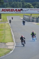 Mallory-park-Leicestershire;Mallory-park-photographs;Motorcycle-action-photographs;classic-bikes;event-digital-images;eventdigitalimages;mallory-park;no-limits-trackday;peter-wileman-photography;vintage-bikes;vintage-motorcycles;vmcc-festival-1000-bikes