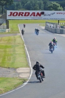 Mallory-park-Leicestershire;Mallory-park-photographs;Motorcycle-action-photographs;classic-bikes;event-digital-images;eventdigitalimages;mallory-park;no-limits-trackday;peter-wileman-photography;vintage-bikes;vintage-motorcycles;vmcc-festival-1000-bikes