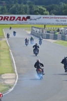 Mallory-park-Leicestershire;Mallory-park-photographs;Motorcycle-action-photographs;classic-bikes;event-digital-images;eventdigitalimages;mallory-park;no-limits-trackday;peter-wileman-photography;vintage-bikes;vintage-motorcycles;vmcc-festival-1000-bikes