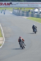 Mallory-park-Leicestershire;Mallory-park-photographs;Motorcycle-action-photographs;classic-bikes;event-digital-images;eventdigitalimages;mallory-park;no-limits-trackday;peter-wileman-photography;vintage-bikes;vintage-motorcycles;vmcc-festival-1000-bikes