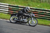 Mallory-park-Leicestershire;Mallory-park-photographs;Motorcycle-action-photographs;classic-bikes;event-digital-images;eventdigitalimages;mallory-park;no-limits-trackday;peter-wileman-photography;vintage-bikes;vintage-motorcycles;vmcc-festival-1000-bikes